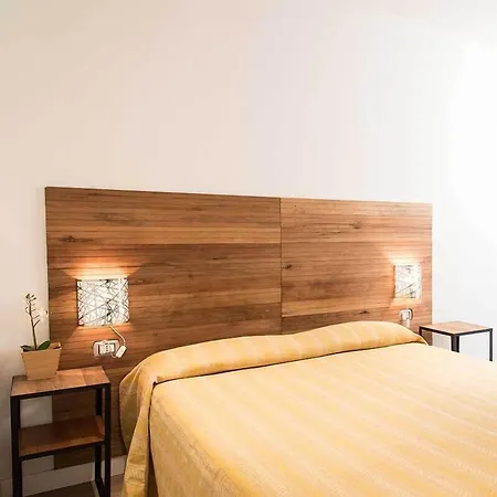 5rooms 3* روما