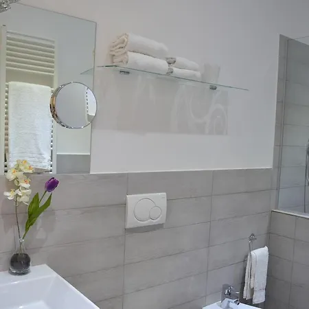5rooms 3* Rome